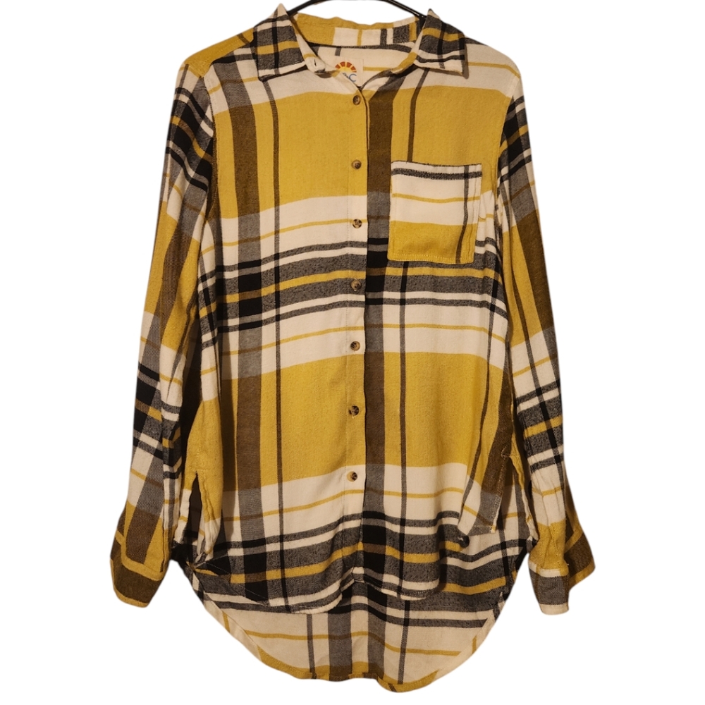 Women's C&C California flannel. Size small. Color- mustard yellow/black